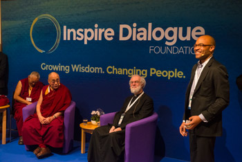 Далай-лама принял участие в диалоге «Взращивать мудрость, изменять людей»
