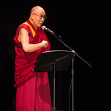 В Лондоне Далай-лама прочел публичную лекцию о нравственности и ненасилии