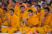 Ученики Свами Гуру Шарананд-джи исполняют ведические ритуалы на празднике Кумбха-мела. Тримбакешвар, штат Махараштра, Индия. 31 августа 2015 г. Фото: Тензин Чойджор (Офис ЕСДЛ)