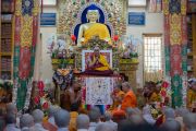 Монахи читают "Сутру сердца" в начале второго дня учения для буддистов из Юго-Восточной Азии. Дхарамсала, Индия. 8 сентября 2015 г. Фото: Тензин Чойджор (офис ЕСДЛ)
