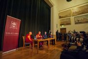 Его Святейшество Далай-лама на пресс-конференции в колледже Св. Марии Магдалины. Оксфорд, Великобритания. 14 сентября 2015 г. Фото: Иан Камминг
