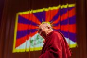Его Святейшество Далай-лама выступает с лекцией на стадионе О2. Лондон, Великобритания. 19 сентября 2015 г. Фото: Иан Камминг