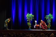 Его Святейшество Далай-лама на встрече с тибетцами на стадионе О2. Лондон, Великобритания. 19 сентября 2015 г. Фото: Иан Камминг