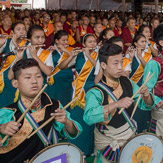 В Ташилунпо Далай-лама принял участие в торжественном открытии нового зала собраний и начал учения по комментарию на Праманасамуччаю