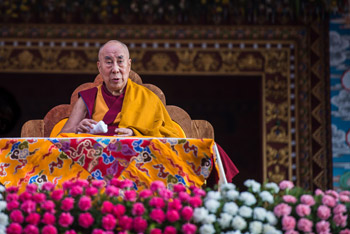 В Ташилунпо Далай-лама возобновил учения по 18 коренным текстам и комментариями традиции Ламрим