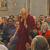 Дээрхийн Гэгээнтэн Далай Лам Маёо эмнэлэг дээр “Эрүүл мэндийн салбар дахь  энэрэнгүй сэтгэл” сэдвээр яриа хийв