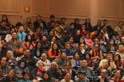 Слушатели в зале во время учений Его Святейшества Далай-ламы по произведению геше Лангри Тангпы "Восемь строф о преобразовании ума". Мэдисон, штат Висконсин, США. 8 марта 2016 г. Фото: Шераб Лхацанг