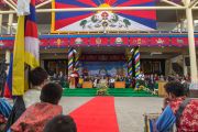 Его Святейшество Далай-лама произносит речь на церемонии по случаю 100-летия Института тибетской медицины и астрологии (Менциканг). Дхарамсала, Индия. 23 марта 2016 г. Фото: Тензин Чойджор (офис ЕСДЛ)