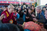 Его Святейшество Далай-лама покидает главный тибетский храм по завершении церемонии по случаю 100-летия Института тибетской медицины и астрологии (Менциканг). Дхарамсала, Индия. 23 марта 2016 г. Фото: Тензин Чойджор (офис ЕСДЛ)