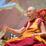 В Осаке прошел второй день учений Далай-ламы по поэме Шантидевы «Путь бодхисаттвы»