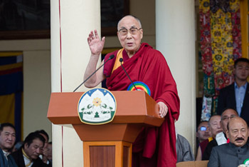 Далай-лама посетил церемонию приведения к присяге сикьонга Лобсанга Сенге