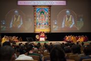 Вид на сцену Международного конгресс-центра в Осаке во время учений Его Святейшества Далай-ламы. Осака, Япония. 10 мая 2016 г. Фото: Тензин Чойджор (офис ЕСДЛ)