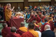 Встреча Его Святейшества Далай-ламы с членами монгольской делегации, прибывшей на учения. Осака, Япония. 12 мая 2016 г. Фото: Тензин Чойджор (офис ЕСДЛ)