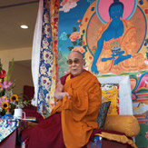 Дээрхийн Гэгээнтэн Далай Лам Вестминстерт олон нийттэй уулзаж, Манал бурханы адистид хайрлав
