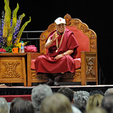 Дээрхийн Гэгээнтэн Далай Лам “Энэрэл хайр ба дэлхий нийтийн хариуцлага” сэдэвт яриа хийв