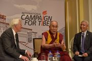 Его Святейшество Далай-лама и председатель Международной кампании за Тибет (ICT) Ричард Гир во время встречи с членами Международной кампании за Тибет. Вашингтон, округ Колумбия, США. 14 июня 2016 г. Фото: Сонам Зоксанг