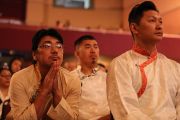 Верующие слушают наставления Его Святейшества Далай-ламы в ходе аудиенции в Boulder Theater. Боулдер, штат Колорадо, США. 24 июня 2016 г. Фото: Церинг Чоней