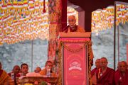 Его Святейшество Далай-лама выступает с приветственным обращением на торжественном открытии четвертого Большого летнего религиозного совета в монастыре Тикси. Ладак, штат Джамму и Кашмир, Индия. 9 августа 2016 г. Фото: Тензин Чойджор (офис ЕСДЛ)