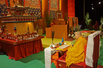 В Страсбурге Далай-лама даровал посвящение Авалокитешвары и прочел публичную лекцию