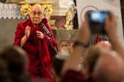 Его Святейшество Далай-лама выступает с обращением в Церкви мира перед подписанием «Призыва к миру». Свидница, Польша. 21 сентября 2016 г. Фото: Мачей Кульчиньский