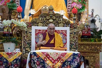 В Дхарамсале начались учения Далай-ламы по сочинению Арьядевы «400 строф о срединности»