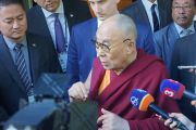 Его Святейшество Далай-лама дает интервью после встречи с президентом Словакии Андреем Киской. Братислава, Словакия. 16 октября 2016 г. Фото: Джереми Рассел (офис ЕСДЛ)