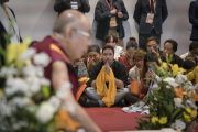 Его Святейшество Далай-лама дарует наставления более чем 200 тибетцам, живущим в Италии, Швейцарии и Испании. Милан, Италия. 21 октября 2016 г. Фото: Тензин Чойджор (офис ЕСДЛ)