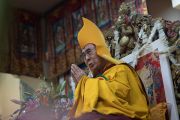 Его Святейшество Далай-лама во время церемонии подношения молебна о долгой жизни, организованной тибетскими сообществами Пенпо и Пемако в главном тибетском храме. Дхарамсала, Индия. 2 ноября 2016 г. Фото: Тензин Чойджор (офис ЕСДЛ)