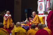 Его Святейшество Далай-лама дарует посвящение Ачалы в главном храме Коясана. Коясан, Япония. 14 ноября 2016 г. Фото: Джигме Чопхел