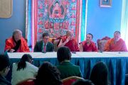 Его Святейшество Далай-лама во время пресс-конференции для монгольских СМИ. Улан-Батор, Монголия. 23 ноября 2016 г. Фото: Тензин Такла (офис ЕСДЛ)