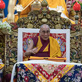В Цуглакханге Далай-лама встретился с тибетскими паломниками