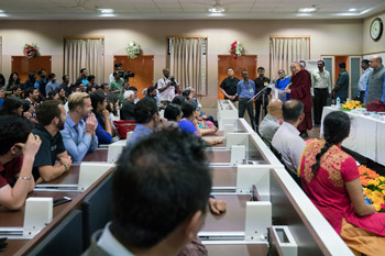 Далай-лама посетил Школу государственного права университета Индии