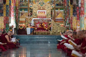 В монастыре Ганден Лачи совершили молебен в память об уходе из жизни Чже Цонкапы