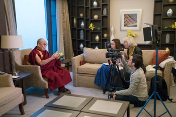 В Дели завершились учения Далай-ламы для буддистов России