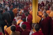 Его Святейшество Далай-ламу встречают в монастыре Дрепунг Лачи. Мундгод, штат Карнатака, Индия. 16 декабря 2016 г. Фото: Тензин Чойджор (офис ЕСДЛ)
