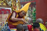Традиционное подношение мандалы во время молебна о долголетии Его Святейшества Далай-ламы. Мундгод, штат Карнатака, Индия. 21 декабря 2016 г. Фото: Тензин Чойджор (офис ЕСДЛ)
