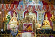Его Святейшество Далай-лама в монастыре Дрепунг Лачи во время молебна о его долголетии. Мундгод, штат Карнатака, Индия. 21 декабря 2016 г. Фото: Тензин Чойджор (офис ЕСДЛ)