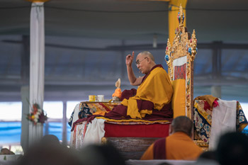 В Бодхгае продолжились учения Далай-ламы