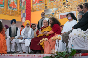 В Бодхгае продолжились учения Далай-ламы