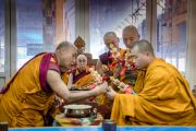 Его Святейшество Далай-лама и монахи монастыря Намгьял продолжают подготовительные церемонии в первый день посвящения Калачакры. Бодхгая, штат Бихар, Индия. 2 января 2017 г. Фото: Тензин Чойджор (офис ЕСДЛ)