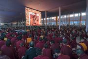 Некоторые из более чем 100,000 верующих, собравшихся на учения Его Святейшества Далай-ламы, предваряющие посвящение Калачакры. Бодхгая, штат Бихар, Индия. 5 января 2017 г. Фото: Тензин Чойджор (офис ЕСДЛ)