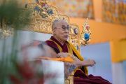 Его Святейшество Далай-лама в ходе заключительного дня учений, предваряющих посвящение Калачакры. Бодхгая, штат Бихар, Индия. 8 января 2017 г. Фото: Тензин Чойджор (офис ЕСДЛ)