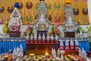 Традиционные подношения на алтаре в храме Калачакры. Бодхгая, штат Бихар, Индия. 9 января 2017 г. Фото: Тензин Чойджор (офис ЕСДЛ)