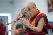 Его Святейшество Далай-лама отвечает на вопросы учеников во время лекции в Международной школе Матери. Нью-Дели, Индия. 21 января 2017 г. Фото: Тензин Чойджор (офис ЕСДЛ)