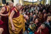 Его Святейшество Далай-лама покидает главный тибетский храм по завершении посвящения Авалокитешвары. Дхарамсала, Индия. 14 марта 2017 г. Фото: Тензин Чойджор (офис ЕСДЛ)