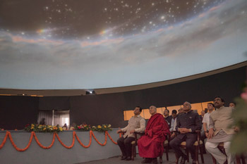 Далай-лама стал гостем Государственного открытого университета им. Кришны Канта Хандикью и Книжной лавки юриста, а также посетил фестиваль Намами Брахмапутра