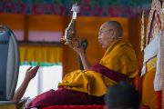 Его Святейшество Далай-лама дарует посвящение долгой жизни Белой Тары. Бомдила, штат Аруначал-Прадеш, Индия. 5 апреля 2017 г. Фото: Тензин Чойджор (офис ЕСДЛ)