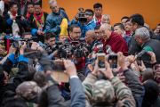 По завершении учений в Парке Будды Его Святейшество Далай-лама отвечает на вопросы журналистов. Бомдила, штат Аруначал-Прадеш, Индия. 5 апреля 2017 г. Фото: Тензин Чойджор (офис ЕСДЛ)