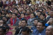 Некоторые из более чем 1,000 человек, собравшихся на публичную лекцию Его Святейшества Далай-ламы в конференц-центре Калавангпо. Таванг, штат Аруначал-Прадеш, Индия. 10 апреля 2017 г. Фото: Тензин Чойджор (офис ЕСДЛ)