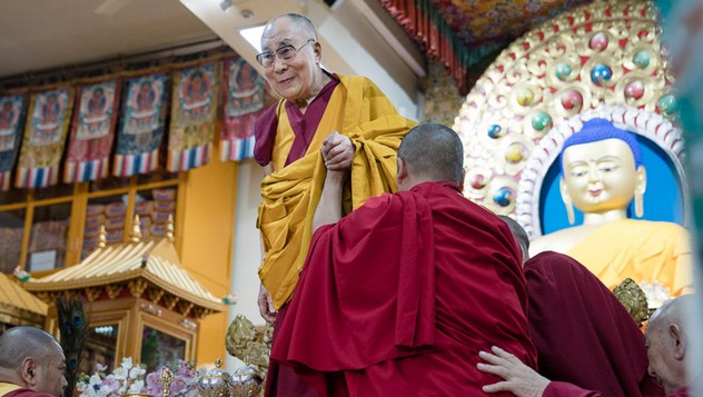В начале священного месяца Сага Дава Далай-лама даровал посвящение Авалокитешвары 